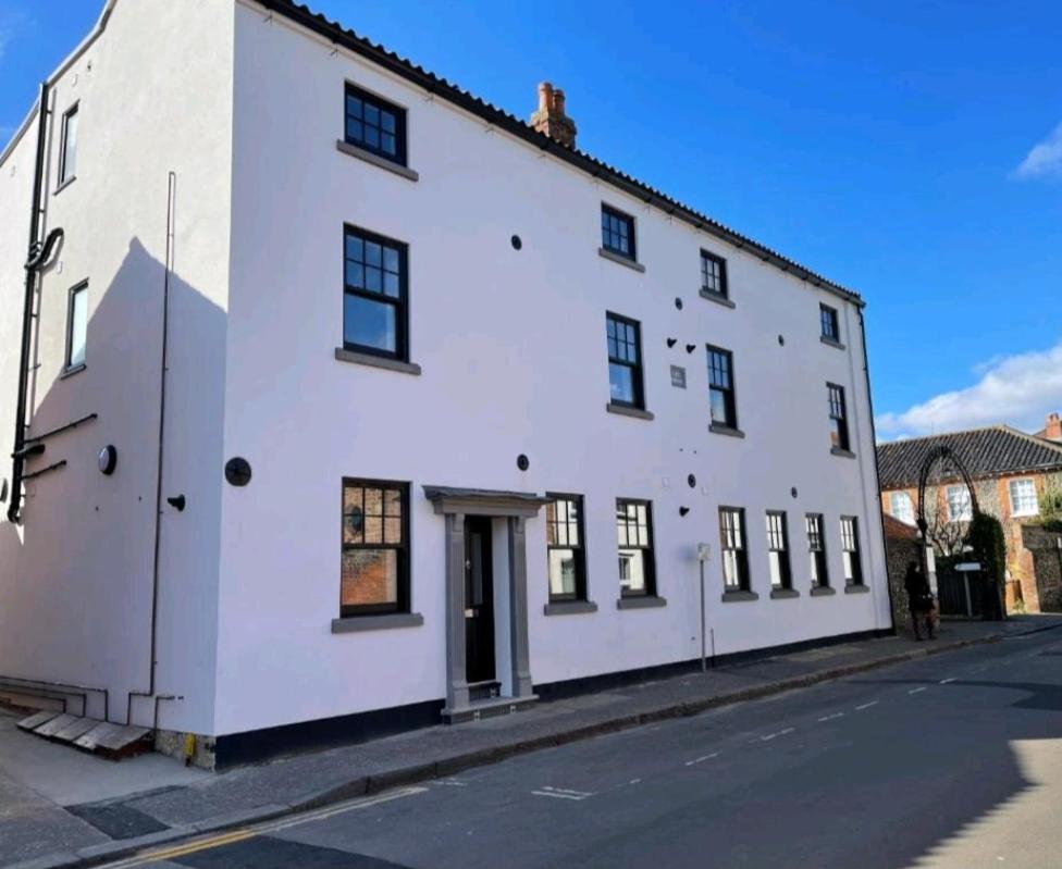 Sunset View, 2 Bedrooms In The Heart Of Holt With Parking Exterior foto